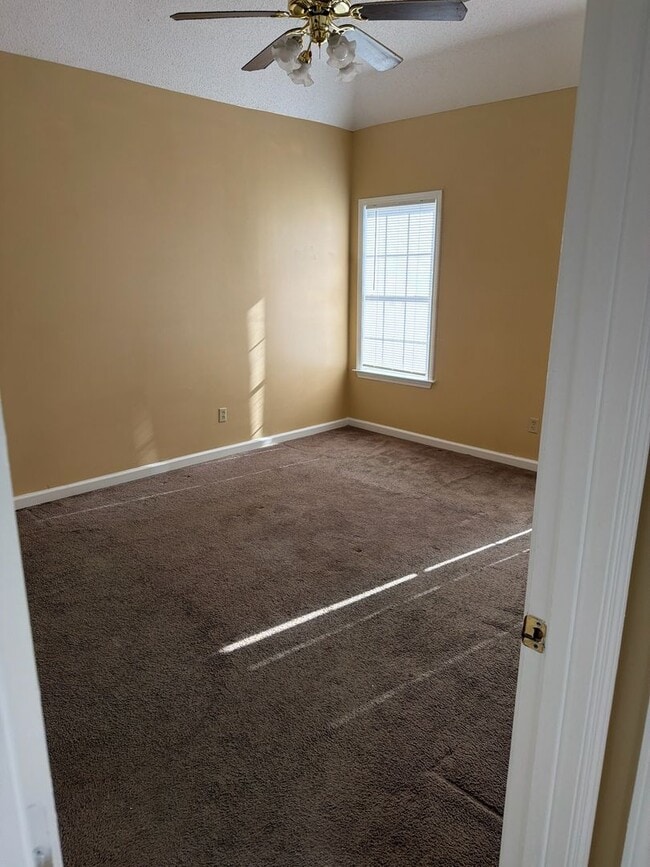 Building Photo - 4 Success Realty now offering this beautiful 3 bedrooms 2.5 bath