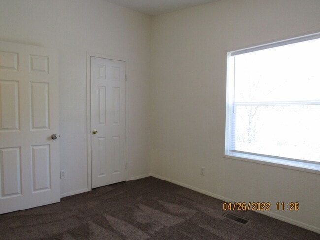 Building Photo - MANUFACTURED SINGLE FAMILY HOME IN NEW CASTLE!!