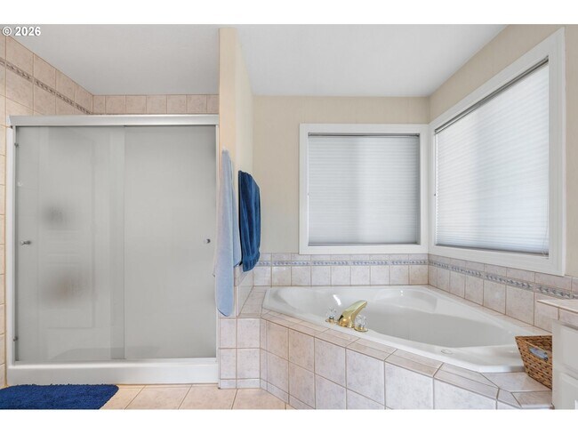 Building Photo - 13923 SW Mistletoe Dr