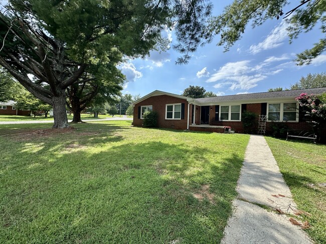 Building Photo - 1104 Toddington Dr