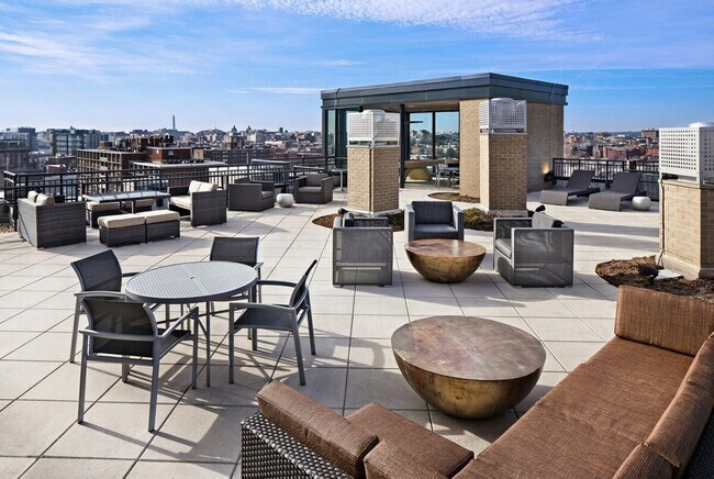 Building Photo - 2000 U.S. 29-SI ID1511358P