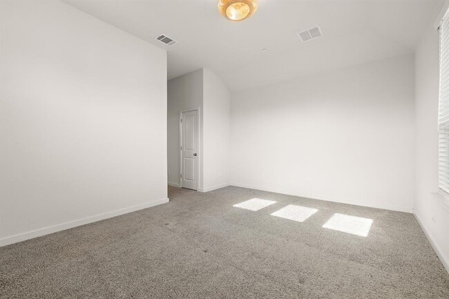 Building Photo - 2500 FOREST CREEK Dr