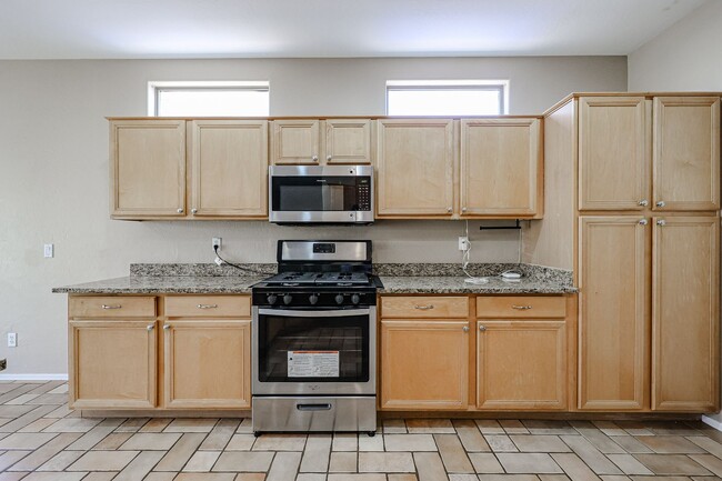 Building Photo - COMING SOON !! Lovely 4Bedroom/2Bath in the Heart of Chandler