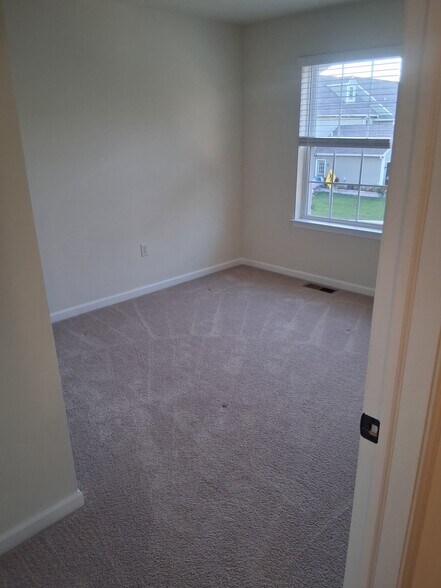 Building Photo - 629 Byler Cir