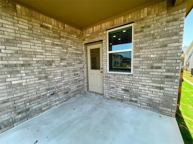 Building Photo - 173 Golden Bell Wy