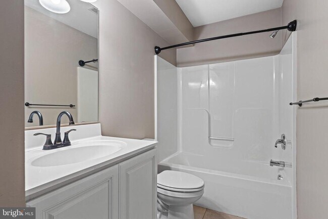 Building Photo - 312 River Birch Cir