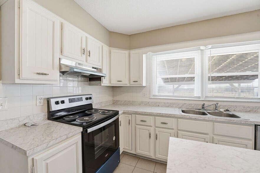 Building Photo - 20103 S State Rte 291