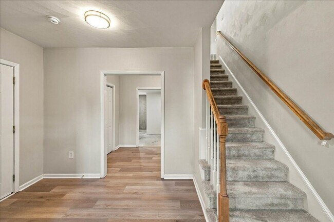 Building Photo - 170 Wistaria Dr