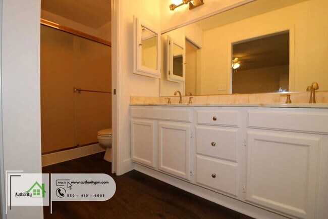 Building Photo - 1879 Tiburon Dr