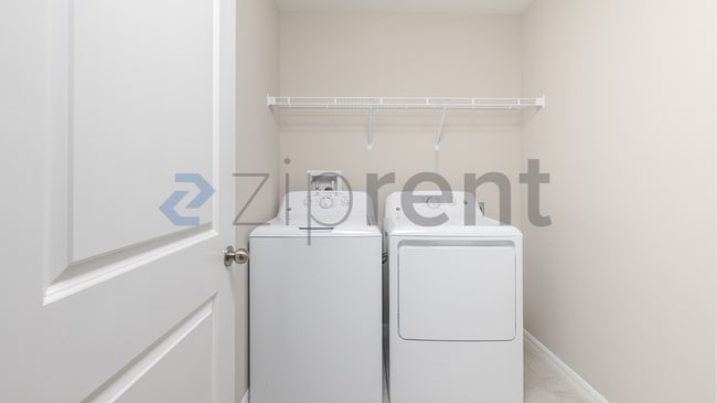 Building Photo - 5721 SW 92nd Pl