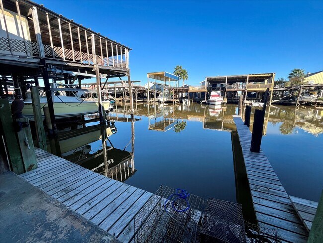 Building Photo - 318 Marine Way