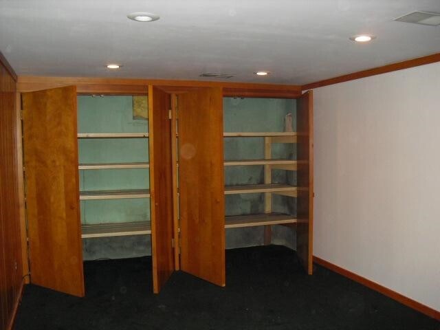 Building Photo - 808 Pauline Blvd