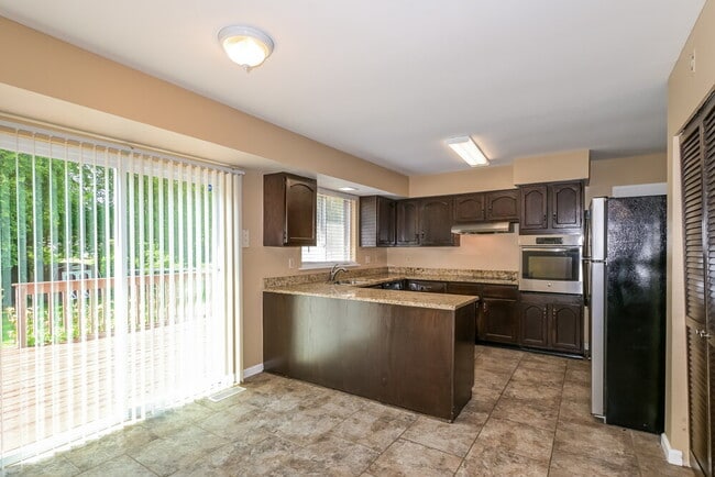 Building Photo - 3825 Arbre Ln