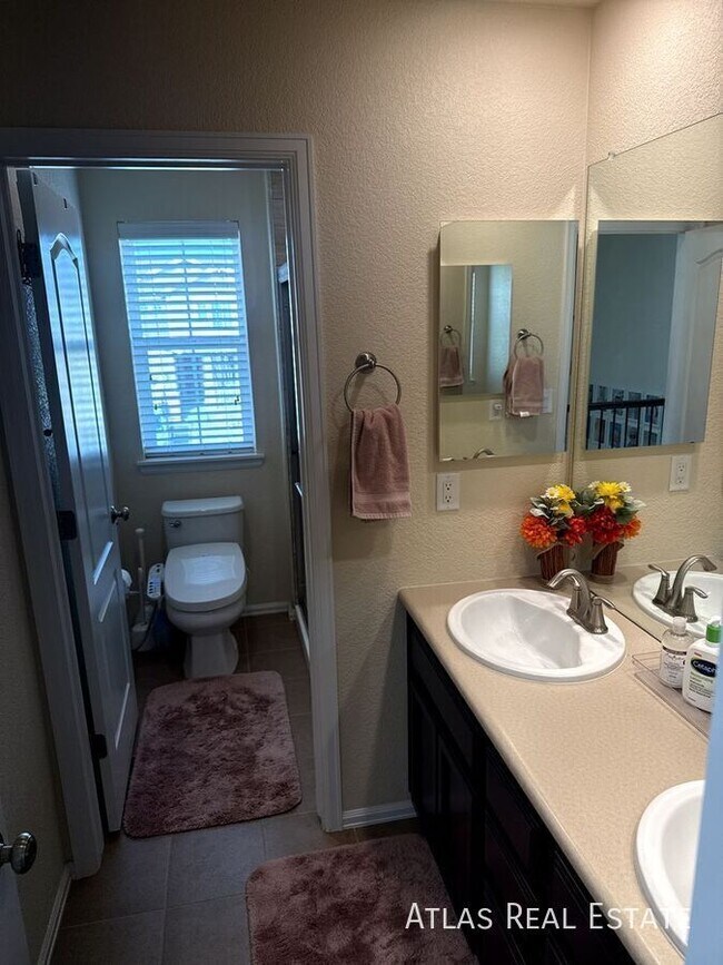 Building Photo - 14050 Hudson St