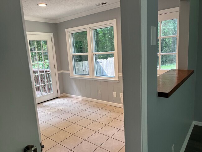 Building Photo - 7617 Summerglen Dr