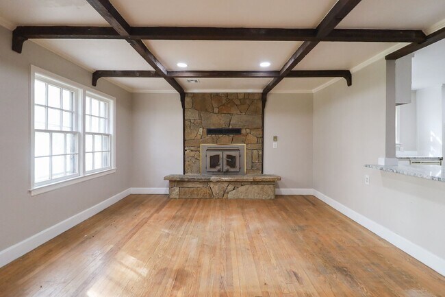 Building Photo - Midtown 2 Bedroom Gem! Available for move in immediately!