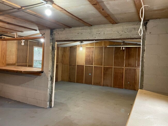 Building Photo - 3826 Dyches Rd