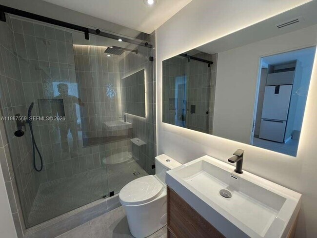 Building Photo - 2899 Collins Ave