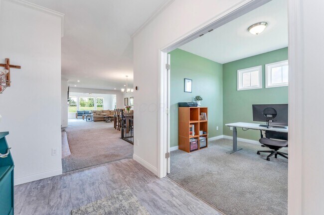 Building Photo - 8619 Landrace Dr