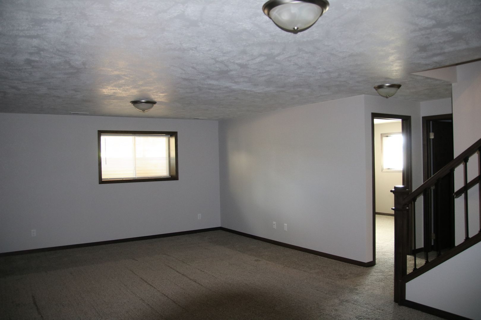 Building Photo - 3606 S Outfield Cir