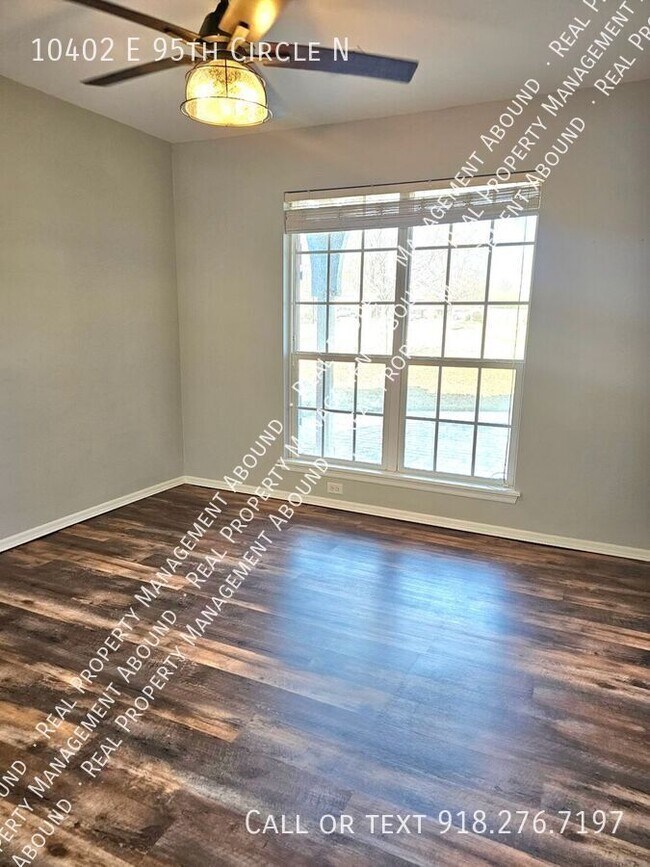 Building Photo - 10402 E 95th Cir N