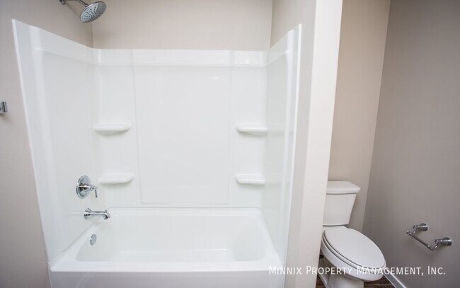 Building Photo - 2113 N. Ave. L-