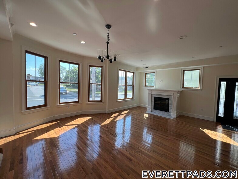 Building Photo - 74 Union St