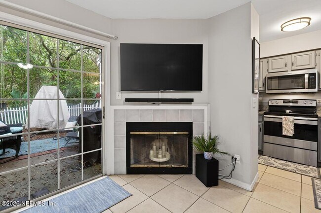 Building Photo - 323 Sand Castle Way