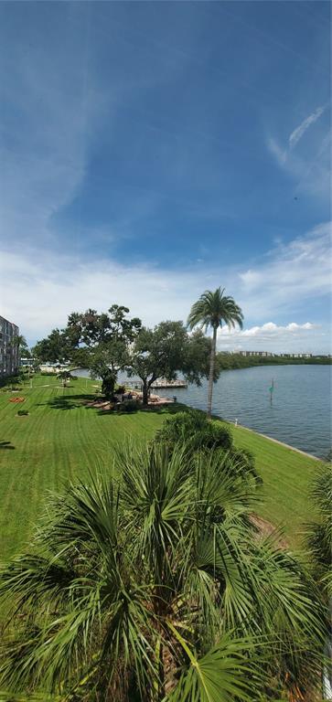 Building Photo - 1859 Shore Dr S