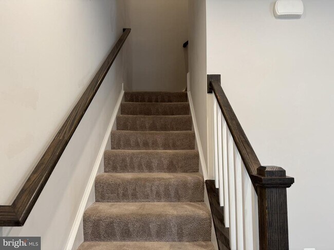 Building Photo - 10323 Quillback St