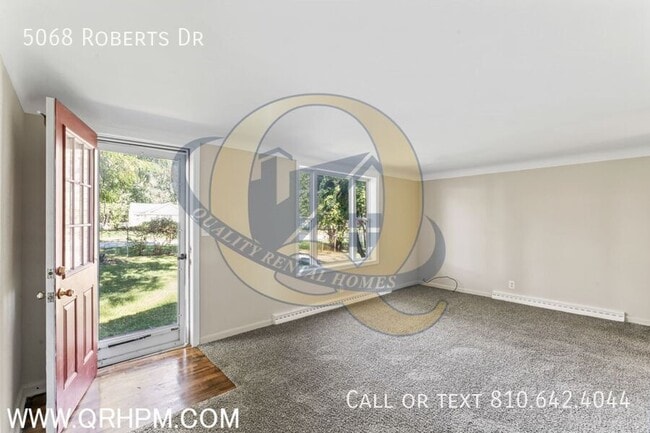 Building Photo - 5068 Roberts Dr