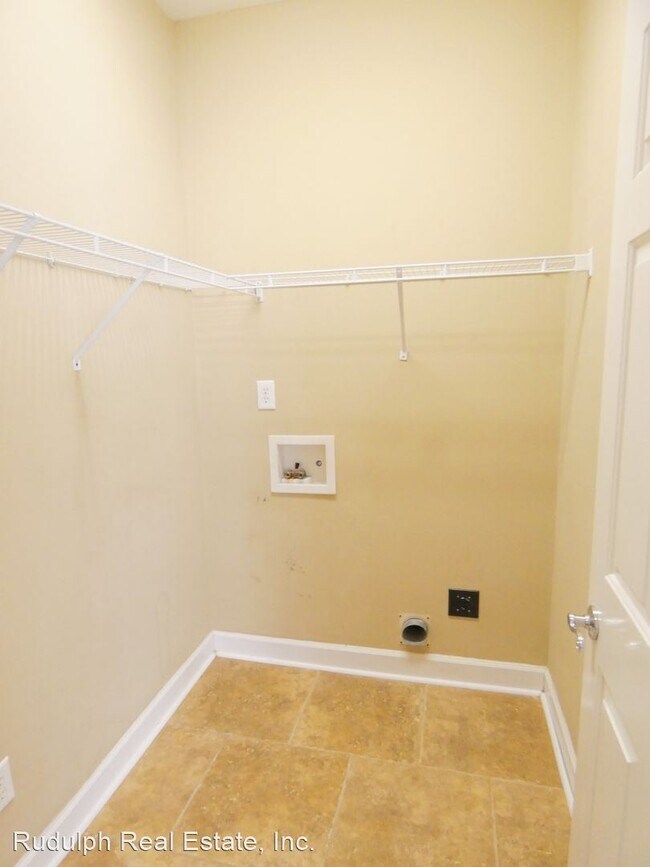Building Photo - 2 br, 2 bath House - 241 Crest Lake Drive