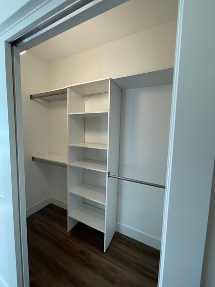 Building Photo - 1215 Allison St