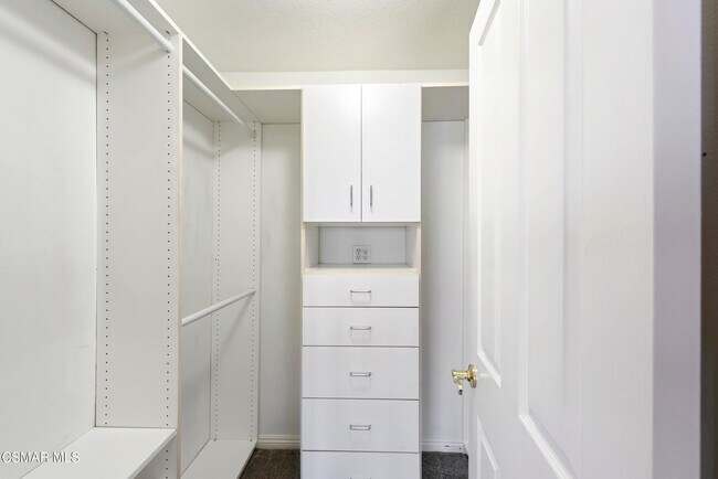 Building Photo - 1811 Fox Springs Cir