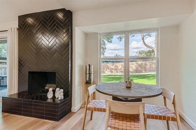 Building Photo - 1112 Milford Way