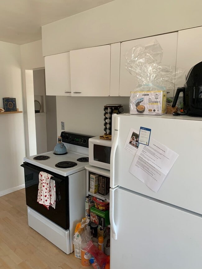 Building Photo - 1 Shared Spot Available for Fall 2026