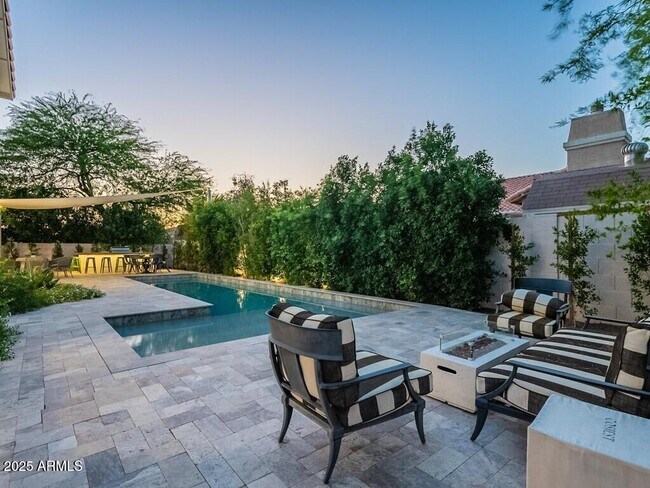 Building Photo - 4748 E Redfield Rd