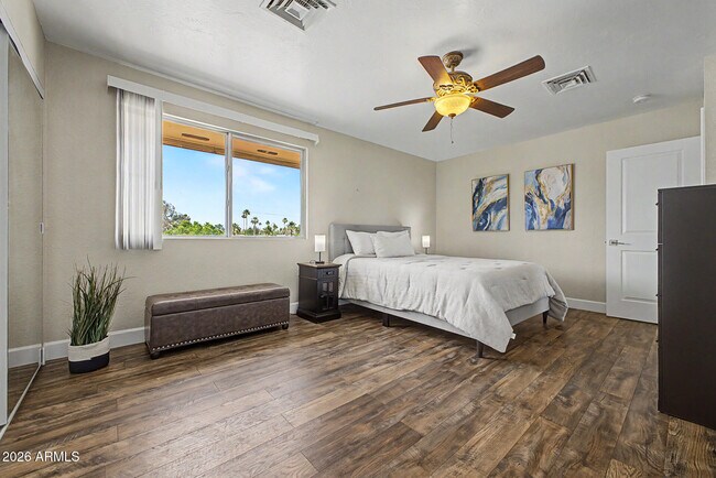 Building Photo - 2837 W Union Hills Dr