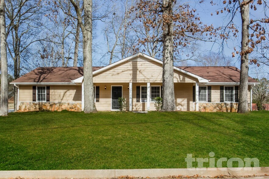 Building Photo - 1631 Quail Run SW