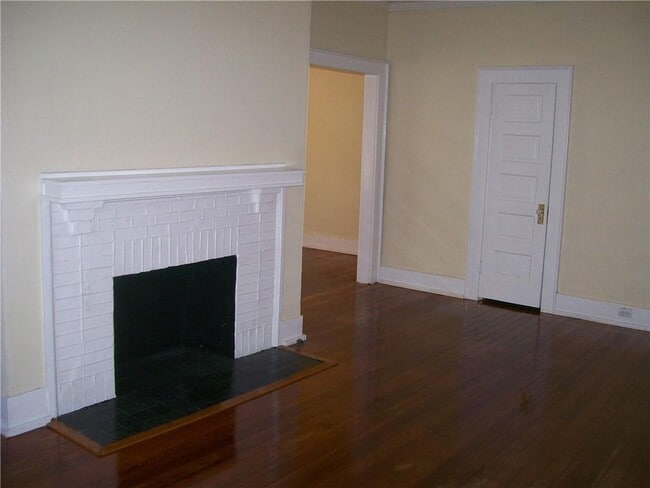 Building Photo - 214 3rd St