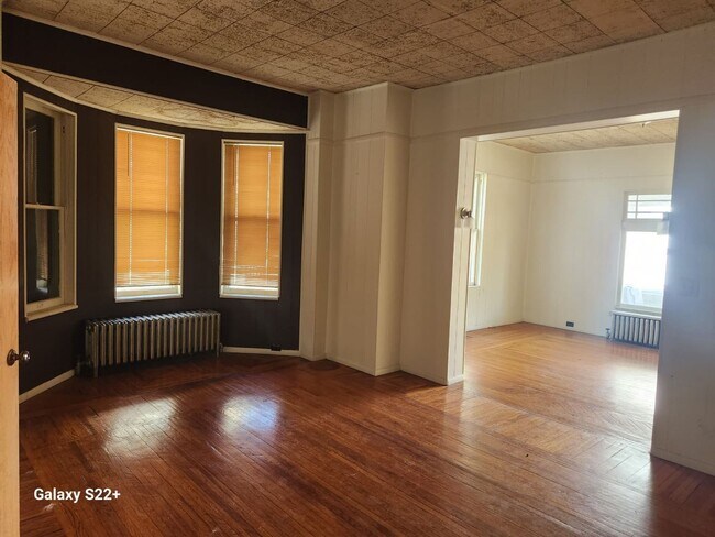 Building Photo - 2526 Broad Ave