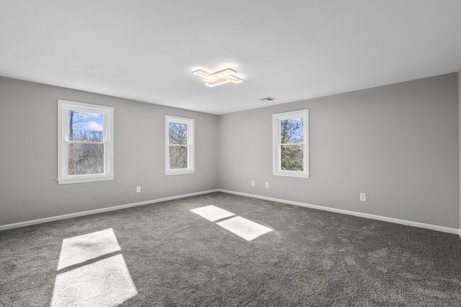 Building Photo - 40 Harkness Dr