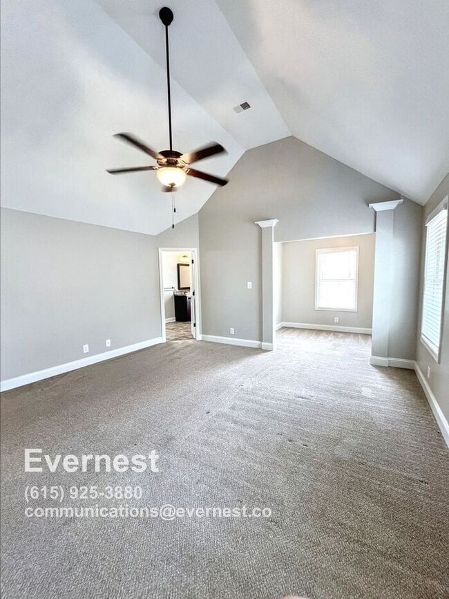 Building Photo - Spacious and Bright 4-Bedroom Home with Mo...
