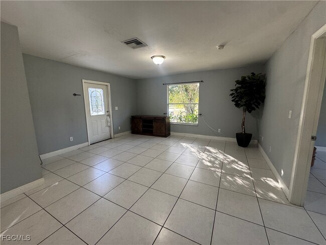 Building Photo - 291 16th St NE