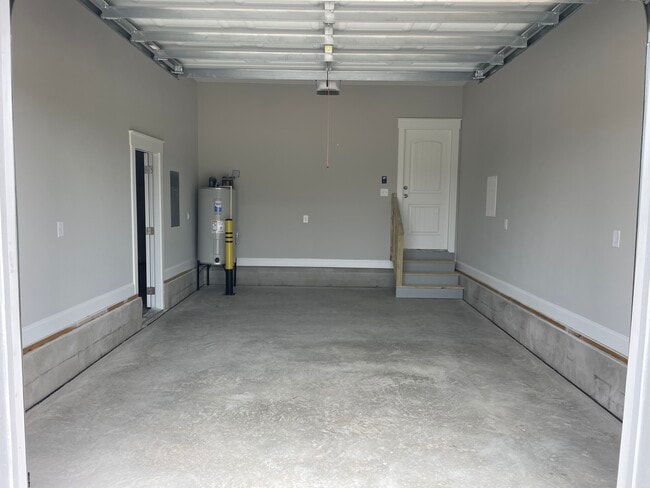 Building Photo - 7733 Barefoot Rd