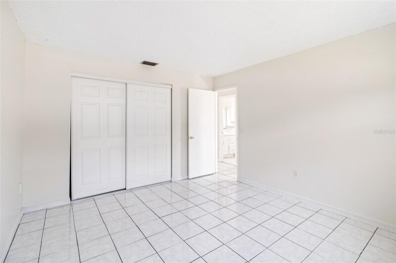 Building Photo - 10419 Kidron Ave