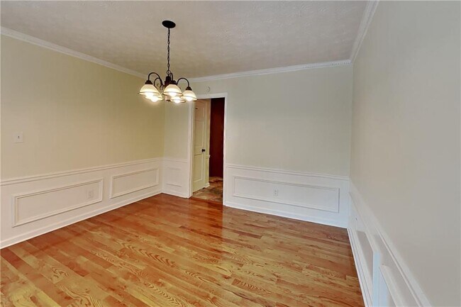 Building Photo - 3829 Bluffview Dr