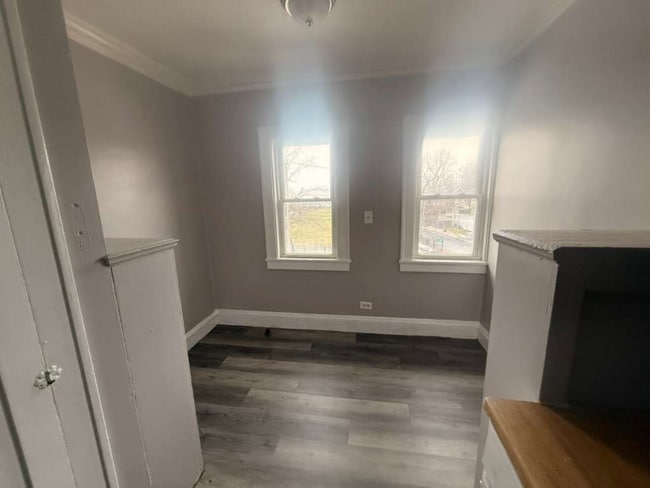 Building Photo - 14300 Lakeshore Blvd