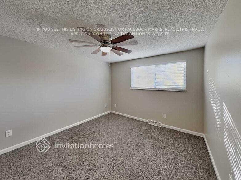 Building Photo - 10941 Albion Dr