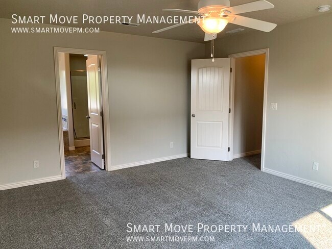 Building Photo - 687 W Laughton Dr